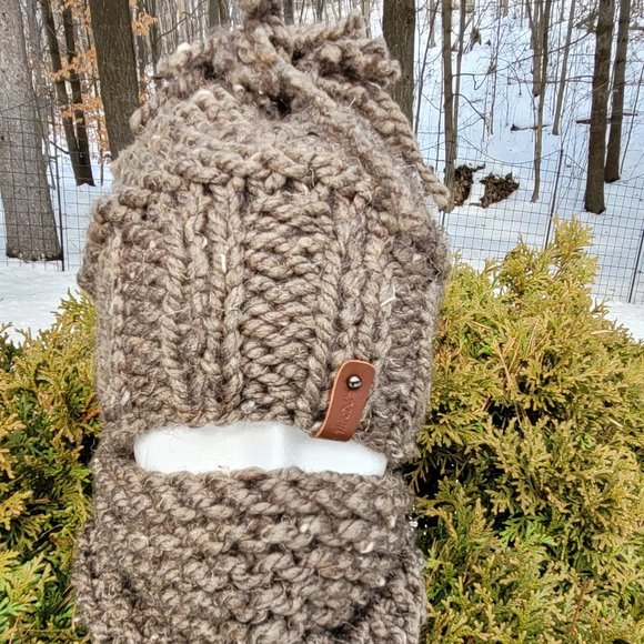 Wool winter set, sweater, hat and scarf, Barley color, hand knititted - Picture 10 of 16